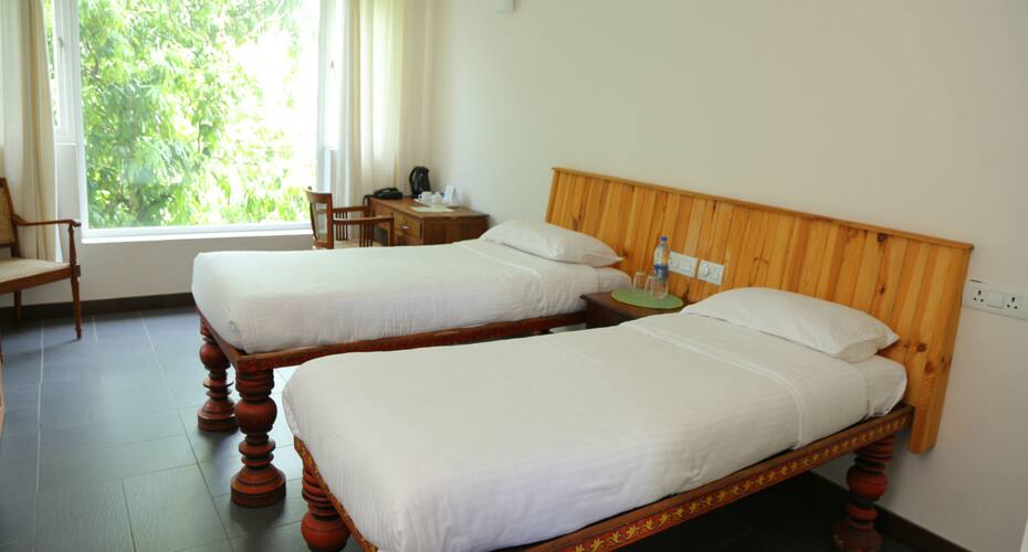 Grande West Face, Kochi 5